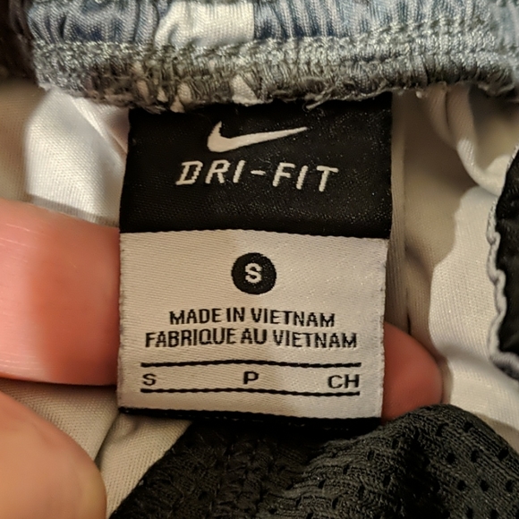 Nike dri-fit shorts boys - Picture 2 of 6